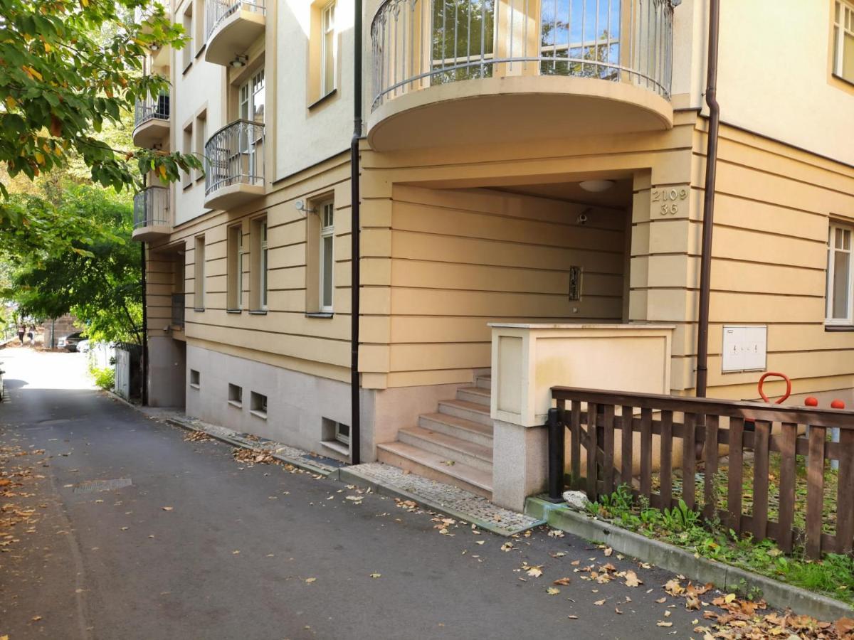 Apartman Nad Kolonadou 卡罗维发利 外观 照片